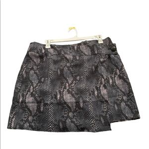 Plus size skirt.